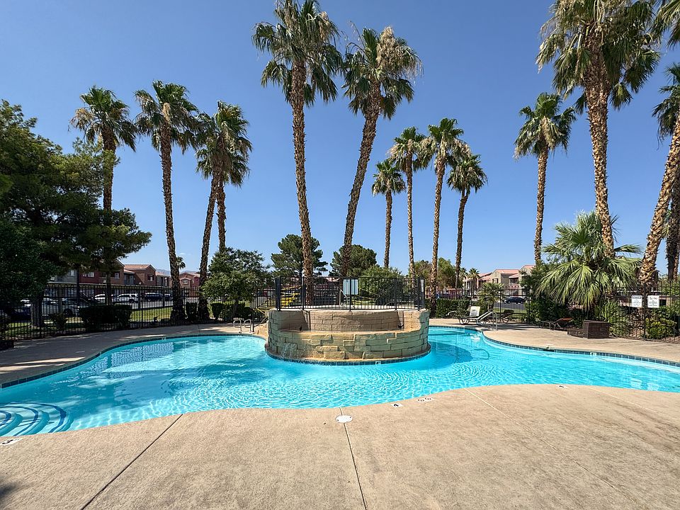 #GuardianRealty 4730 E Craig Rd #2013 Condo Rental pool_06262025
