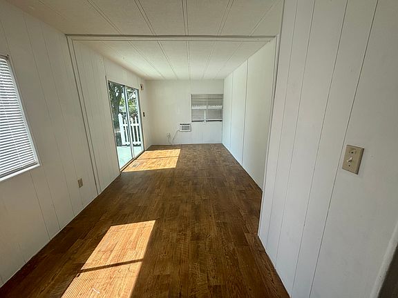 5th image of 11904 Cove Pl