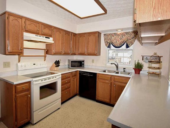5th image of 566 Gahanna Highlands Dr