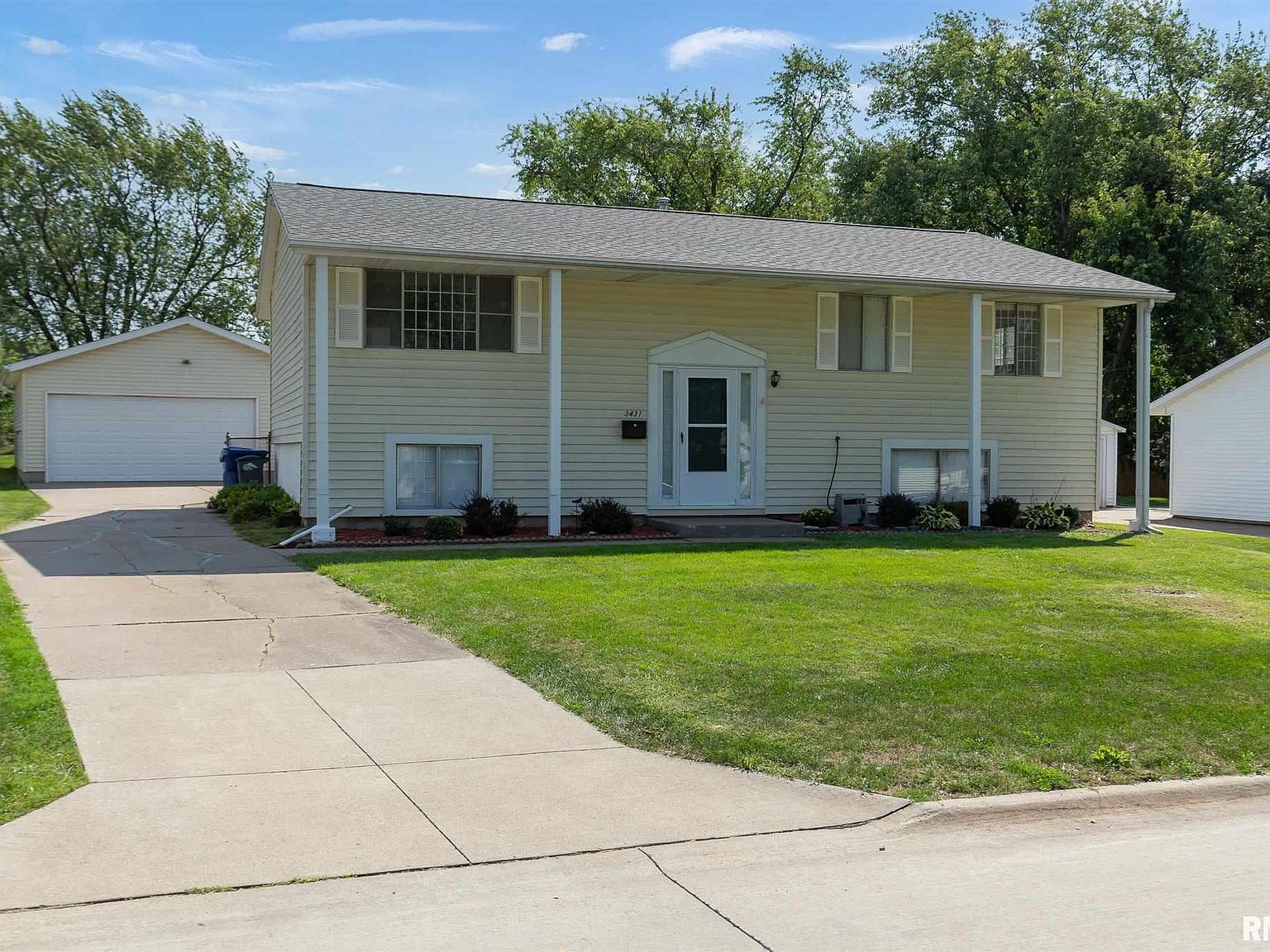 3431 Wakonda Dr, Bettendorf, IA 52722 Zillow