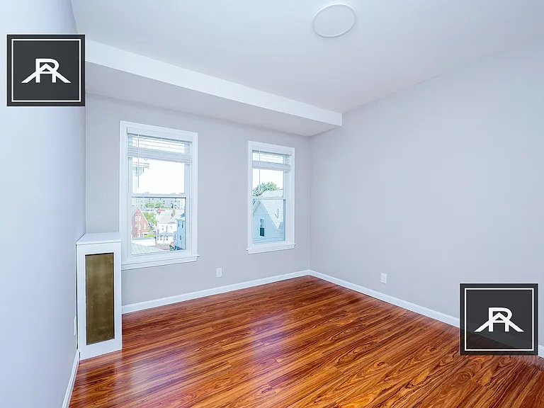 17 Saunders St #15 — Photo 9