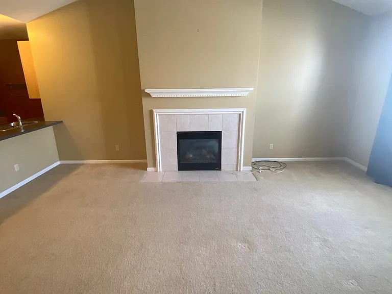 1180 Alameda Blvd — Photo 4