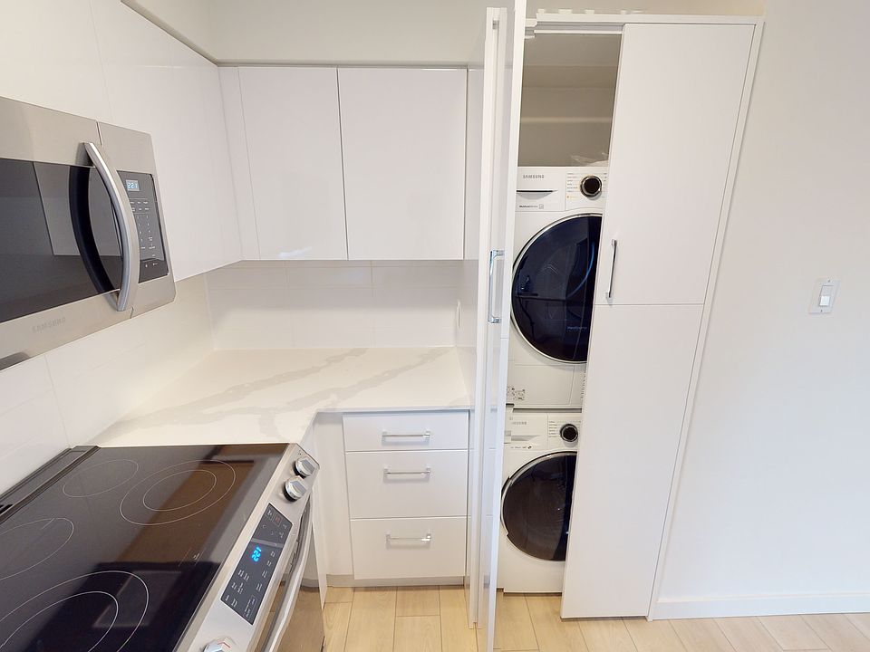 1st image of 4640 W 10th Ave #302