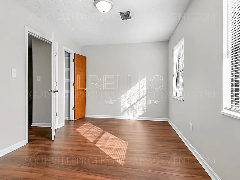 621 Westport Rd #1 — Photo 12