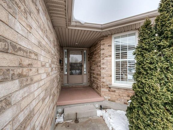 3rd image of 221 Essex Point Dr