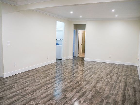 4th image of 1541 Rockwood St APT 1