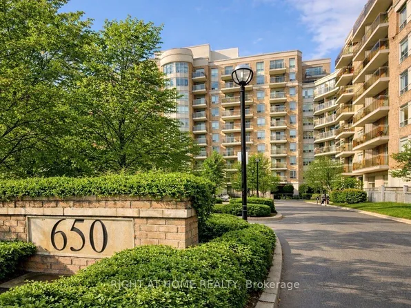 650 Lawrence Ave W #622, Toronto, ON M6A 3E8