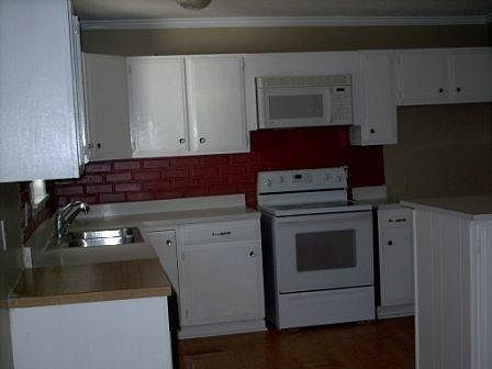 2nd image of 2005 S Belmont Pl