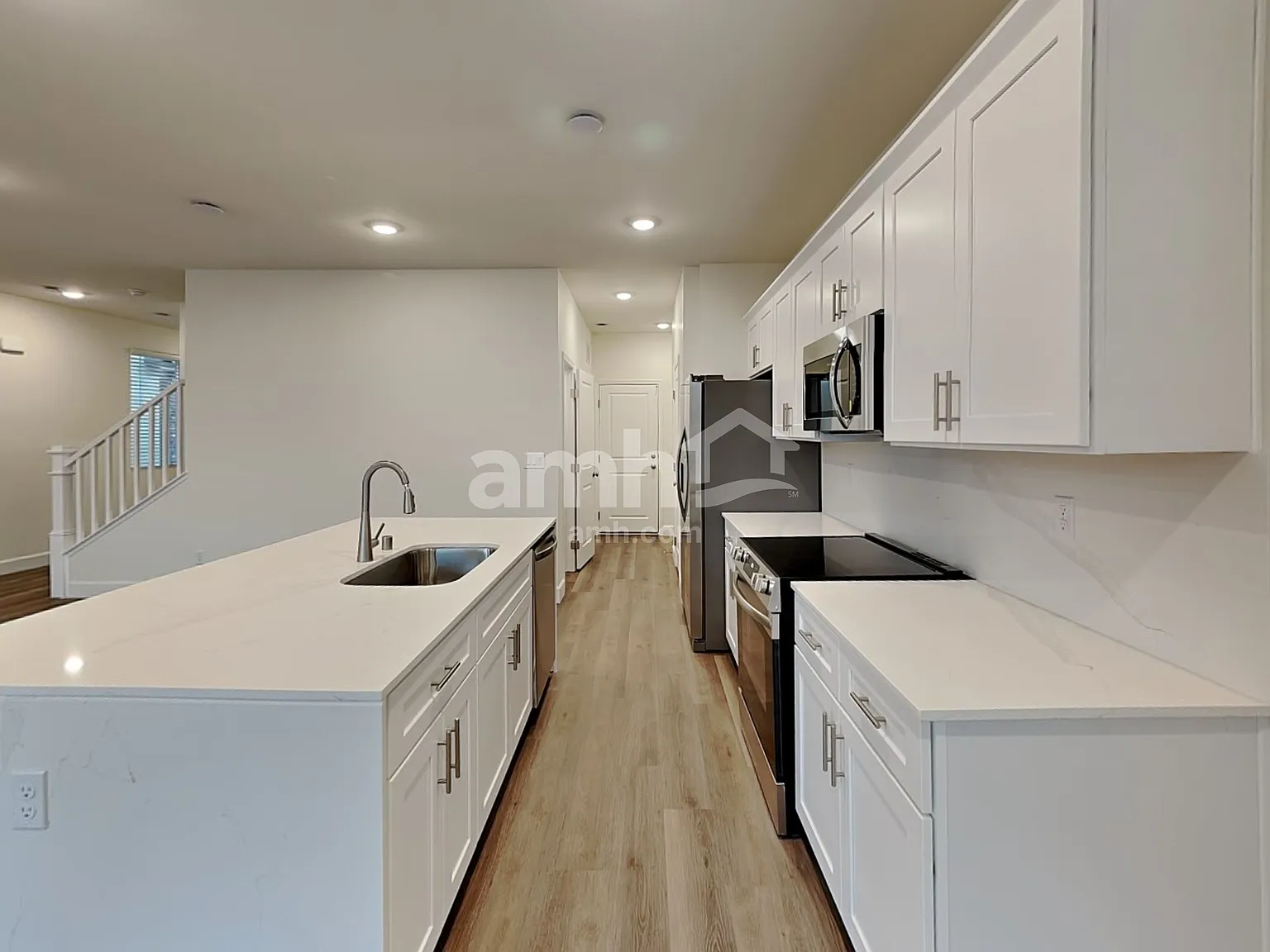 3 bed, 2.5 bath, 1808 sqft, $2,410 — Photo 4