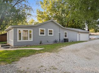 17481 Merril Dr, Hudson, IL 61748