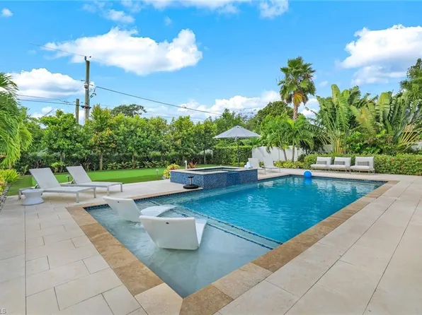 720 102nd AVE N, NAPLES, FL 34108