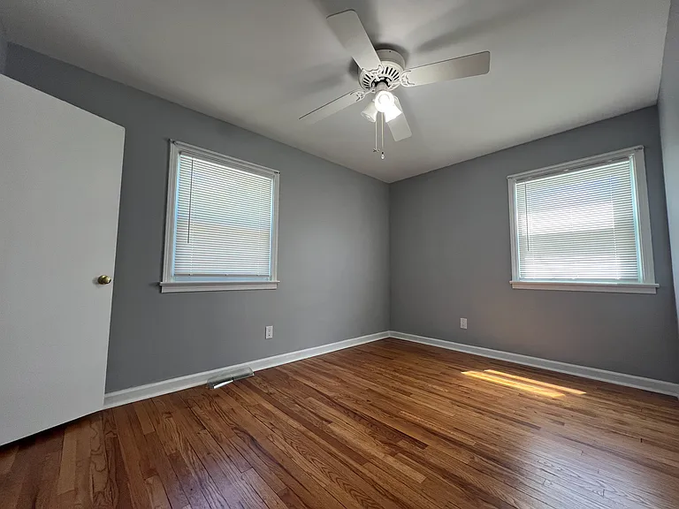 2332 Woodcrest Ave — Photo 12
