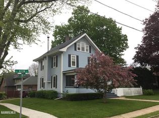 703 W Avon St, Freeport, IL 61032