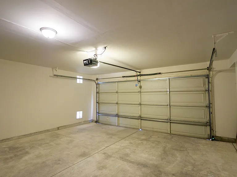 1672 W Wood Crest Ct — Photo 21