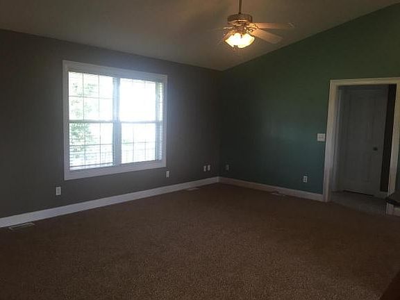 5th image of 128 Pine Bark Dr