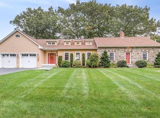 24 Lakeside Dr, Shrewsbury, MA 01545
