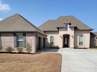 8827 Shephard Dr, Denham Springs, LA 70726
