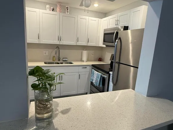 200 Village Green Circle E #K218, Palm Springs, FL 33461