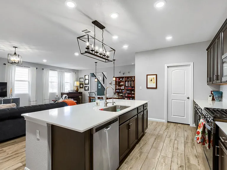 2432 Berryville Ln — Photo 10