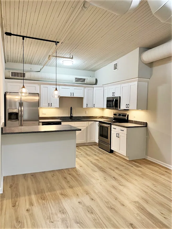 1 bed, 698 sqft, $1,175 — Photo 1