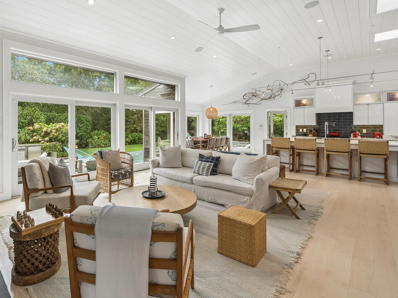 Just Listed In The Amagansett Dunes — Photo 2