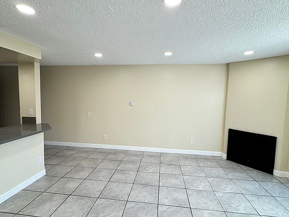 5th image of 1117 E 4th St APT 4