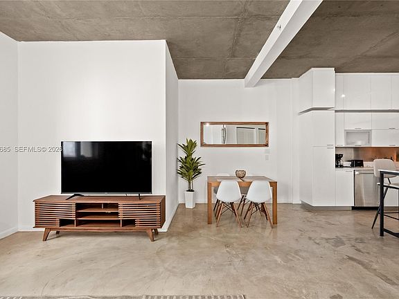 4th image of 234 NE 3rd St APT 1704