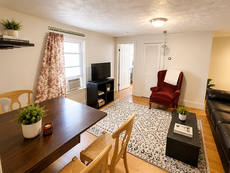 10 Shepherd Ave #2 — Photo 3