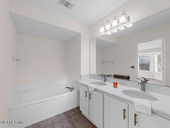 5th image of 13585 LOBO Court
