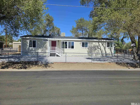 245 Jani Pl, Sun Valley, NV 89433