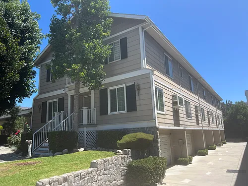 154 N Meridith Ave #9 Photo 1