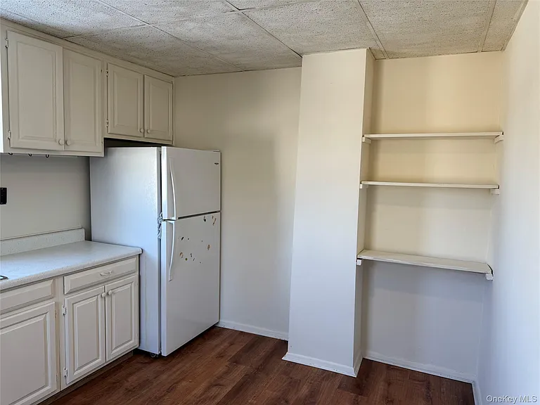 61 Nassau Ave #2 — Photo 5