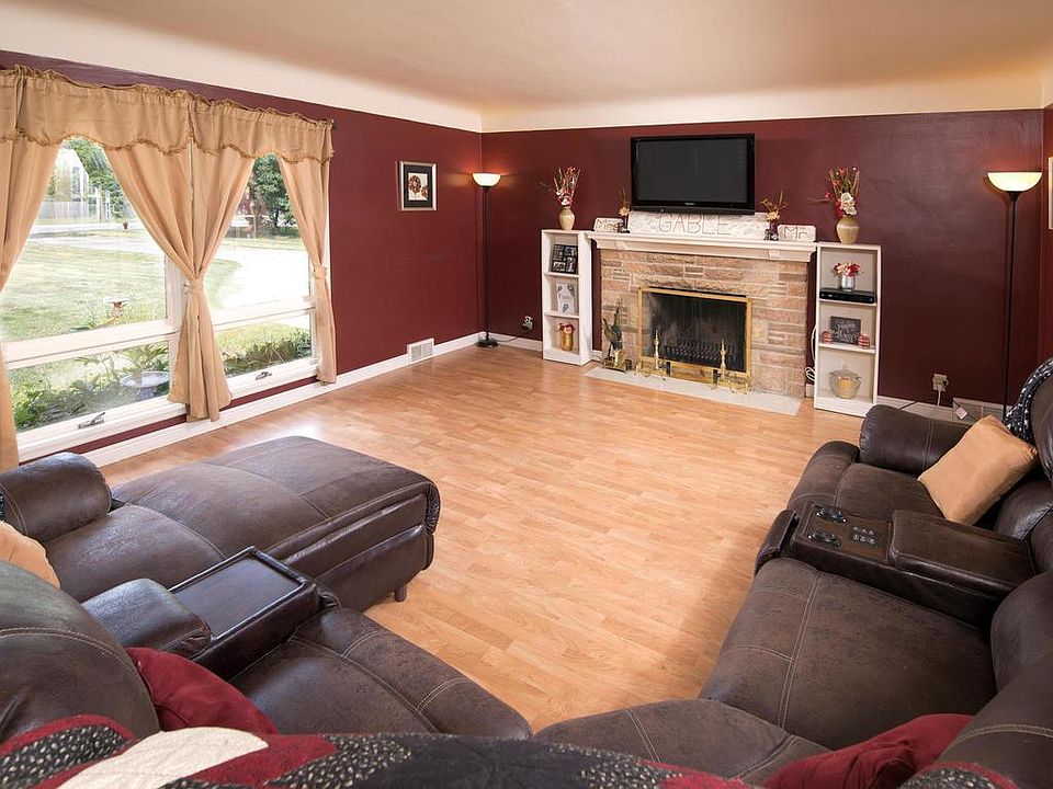 1st image of 1025 Brookdale Dr