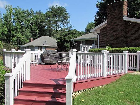 3rd image of 8704 Lakeridge Dr