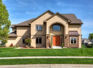 8809 Horizon Rd, Johnston, IA 50131