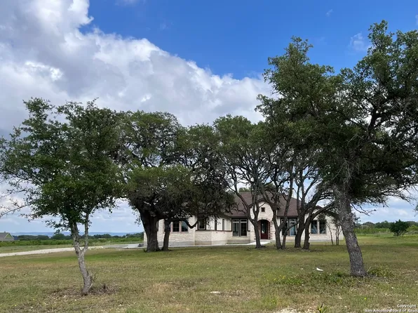 1116 Lariat Trace, Bandera, TX 78003
