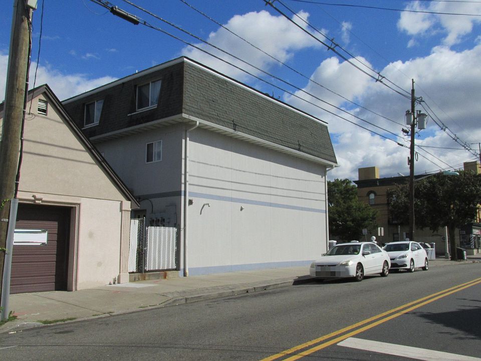 2nd image of 174 Palisade Ave