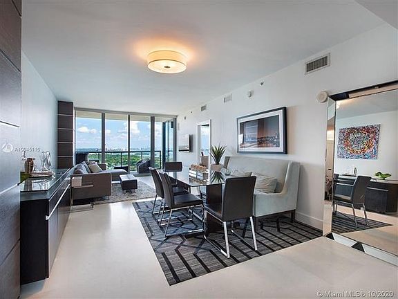 3rd image of 601 NE 36th St APT 3106