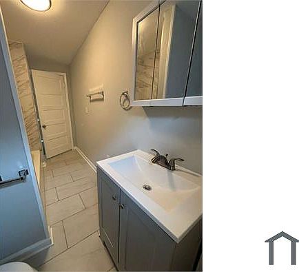 5th image of 319 Bausman St