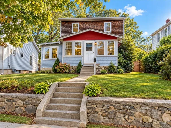 24 Vintner Ave, Riverside, RI 02915