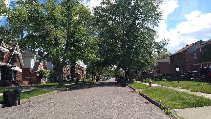 2nd image of 16611 Griggs St