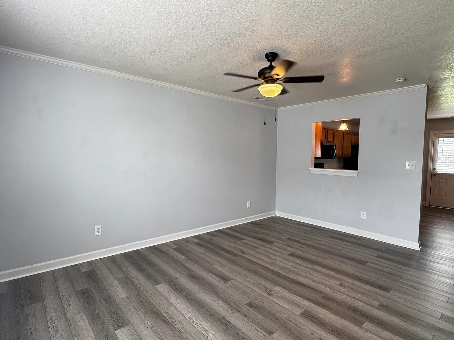 2 bed, 1.5 bath, $1,200 — Photo 2