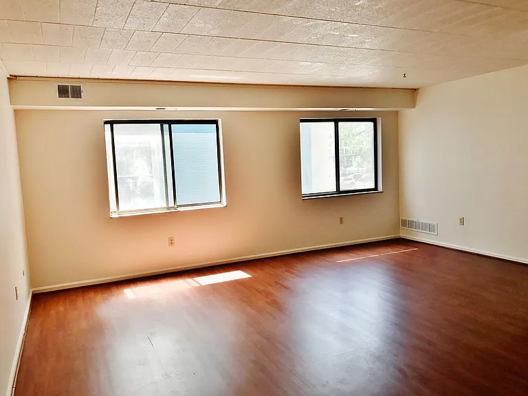 Friendship - Apartments for Rent in Pittsburgh — Photo 9