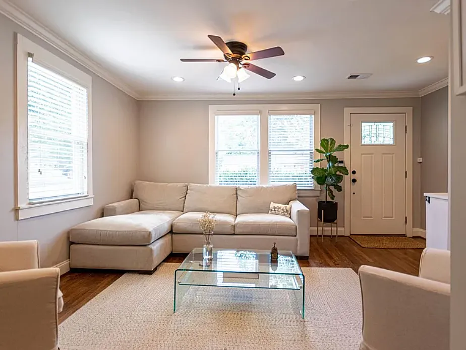 2 bed, 1199 sqft, $1,900 — Photo 2