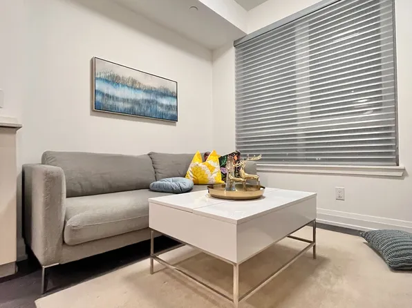 591 Sheppard Ave E, Toronto, ON