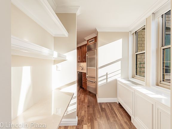 5th image of 30 W 63rd St APT 25J