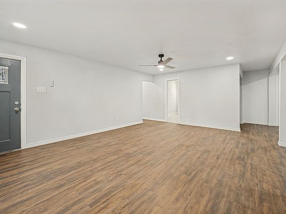 3rd image of 5520 Jewell Ave
