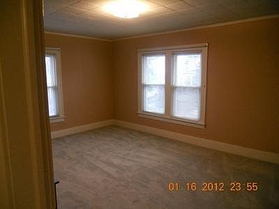 4th image of 262 E Main St