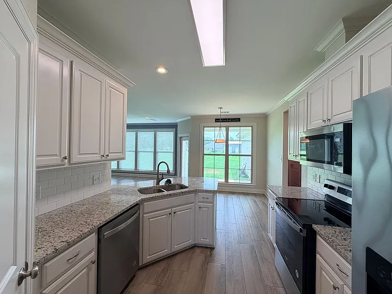 3520 Windwood Cir — Photo 16