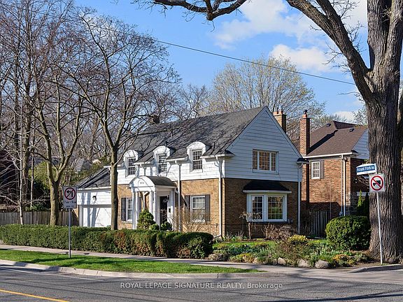 3rd image of 994 Royal York Rd